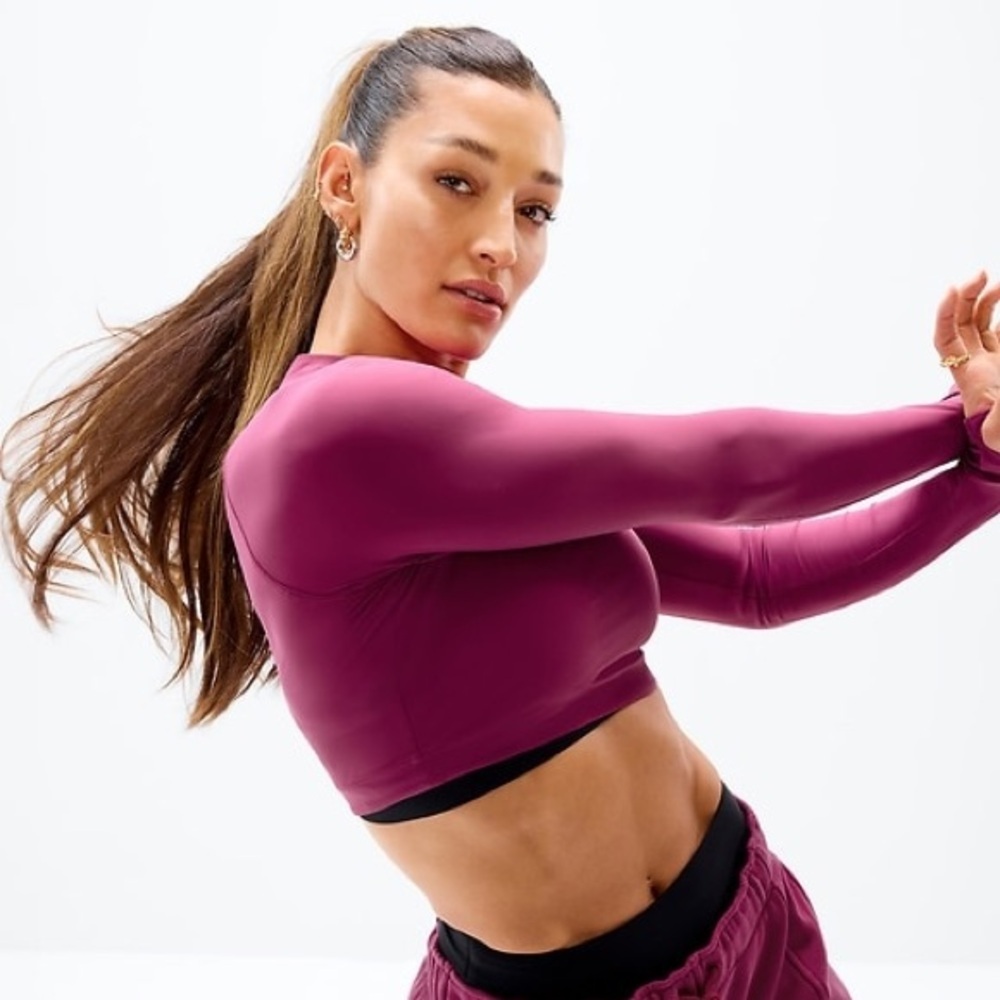 NWT Athleta Crosstrain Ultra Crop Top Long Sleeved Mock Neck Wild Berry Pink XS